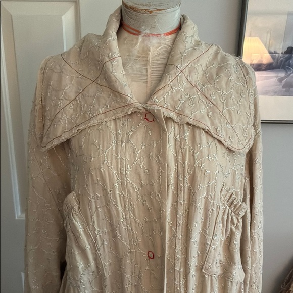Funky cream hand made coat. - Picture 1 of 12